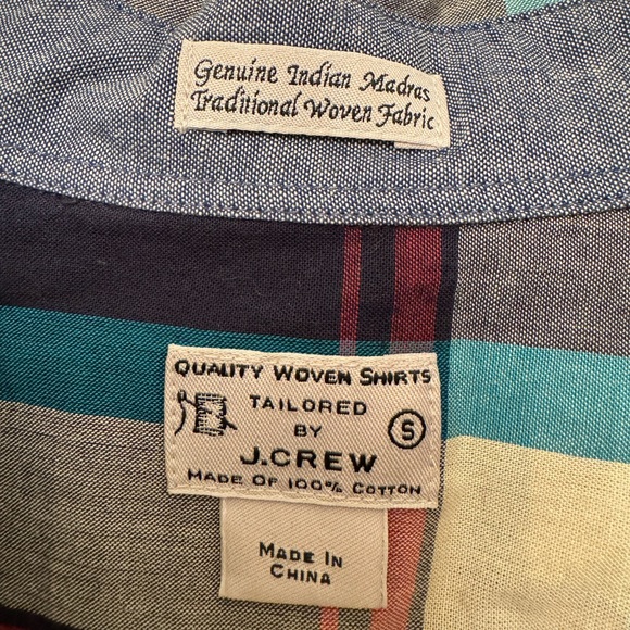 JC crew size small, button-down blue, grey red slightly used. - Picture 5 of 5
